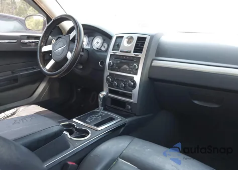 2010 Chrysler 300 Touring/Signature Series/Executive Series from USA, damaged, VIN 2C3CA5CV5AH276335